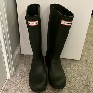 Hunter Boots - Size 6 Girl / 5 Boy